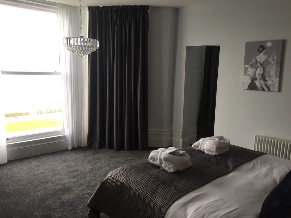 The View Hotel Folkestone, A Member Of Radisson Individuals ภายนอก รูปภาพ